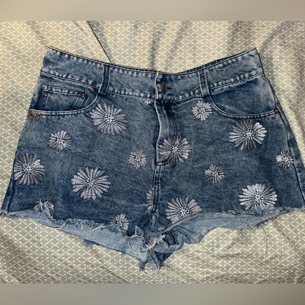 Floral embroidered denim shorts